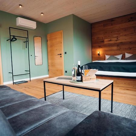 Pur-Inn Das Gaestehaus พูร์บาค อัม นอยซีดเลอร์เซ ภายนอก รูปภาพ